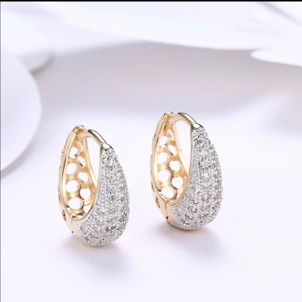 NEW Zircon Water Drop Diamond Hoop Earrings - Picture 3 of 7